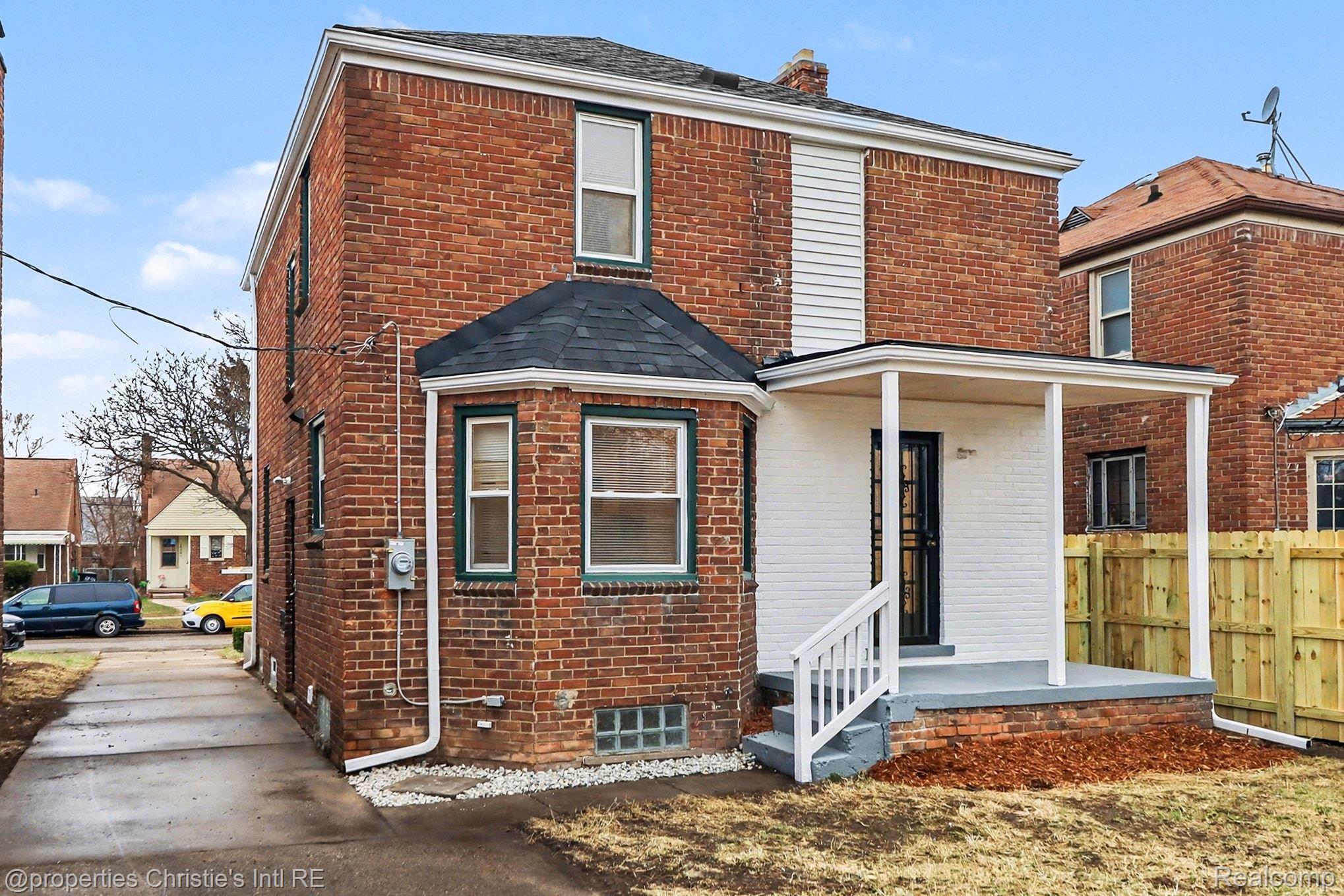 18300 Mendota Street