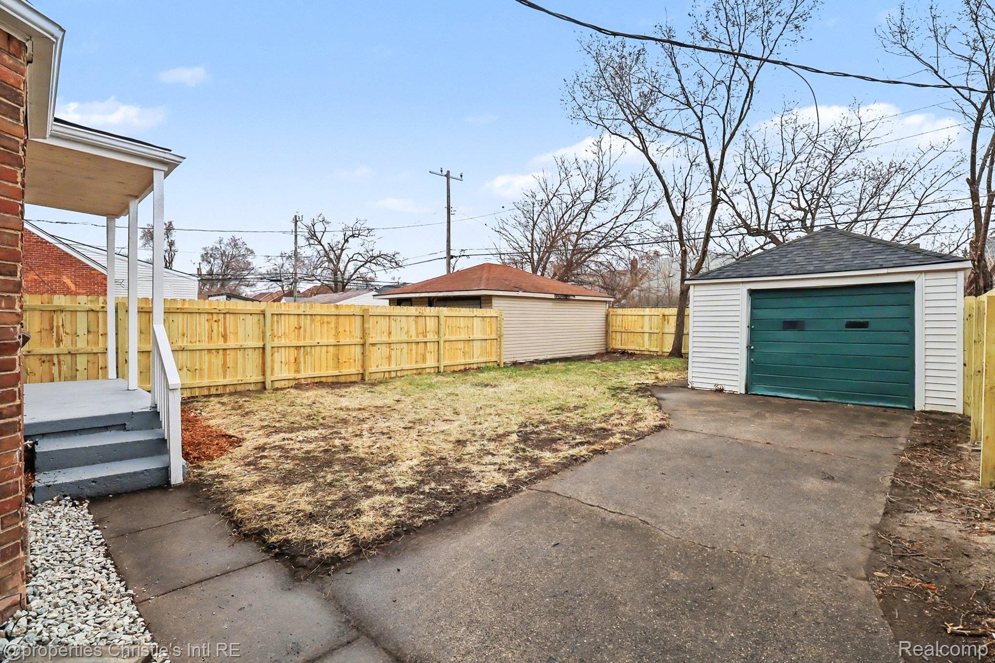 18300 Mendota Street