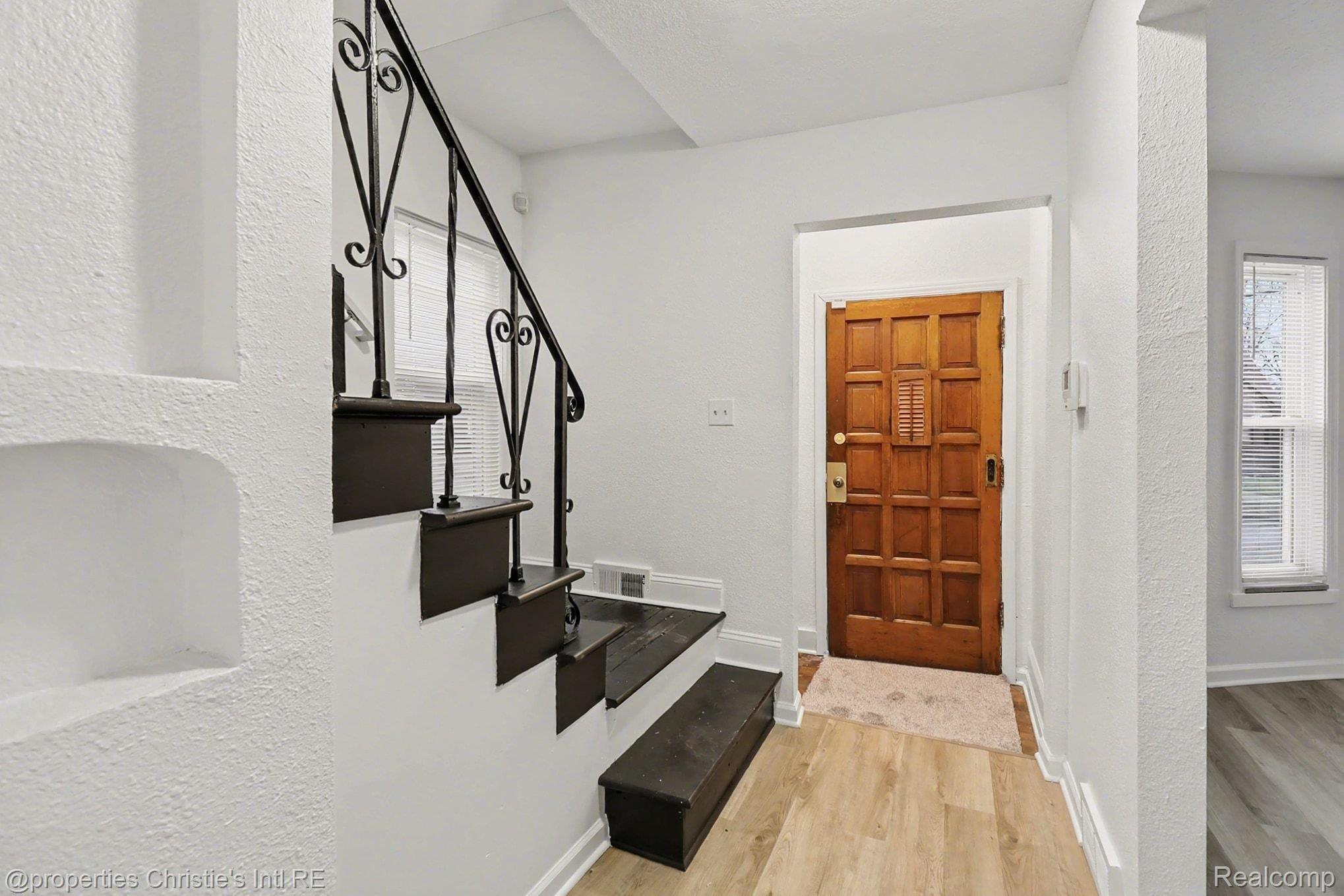 18300 Mendota Street