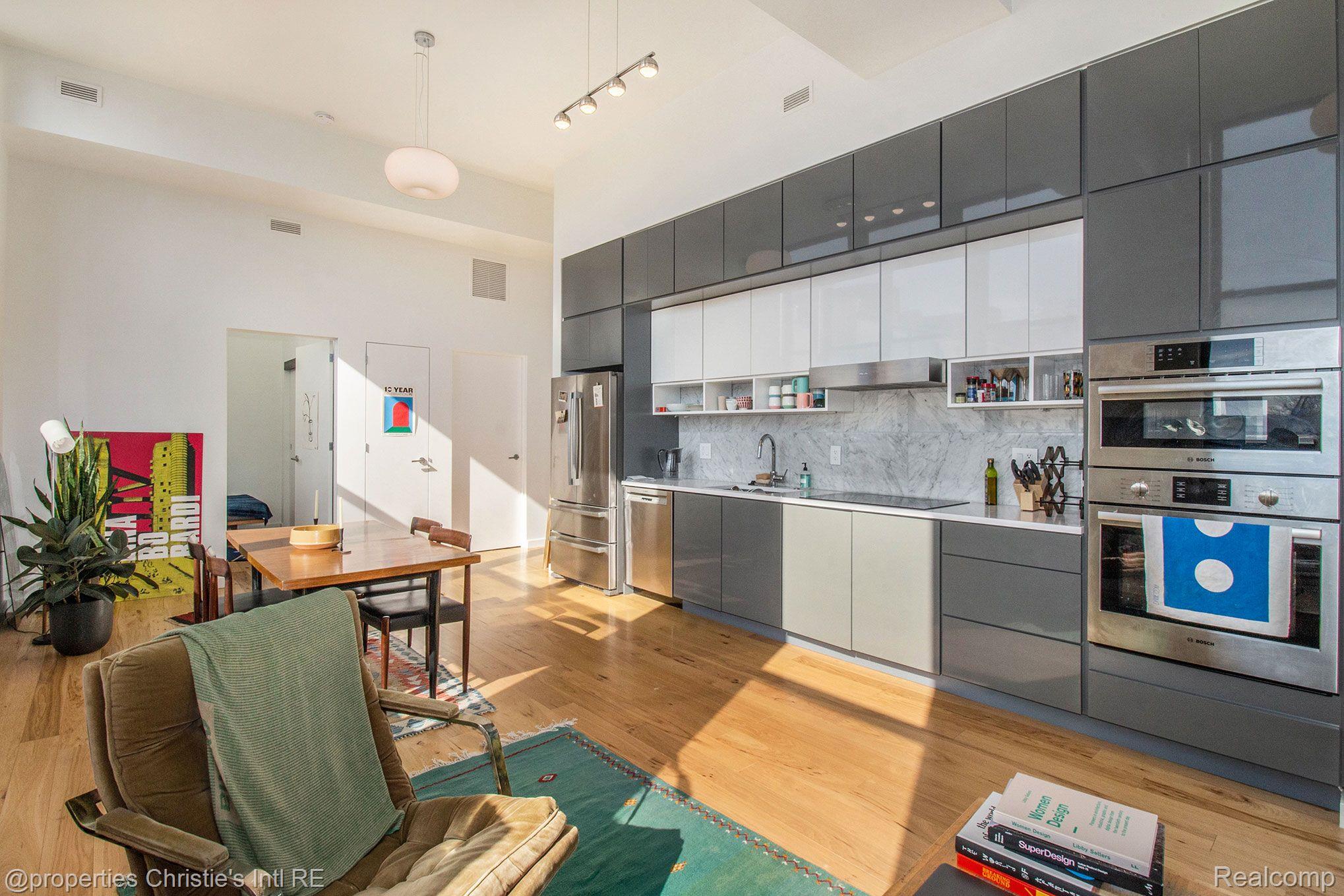 1454 TOWNSEND Street 202