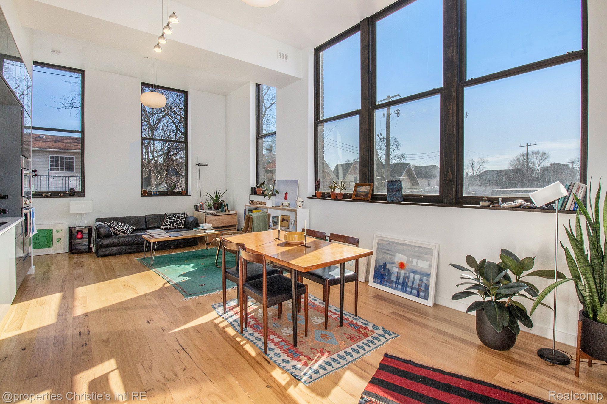 1454 TOWNSEND Street 202