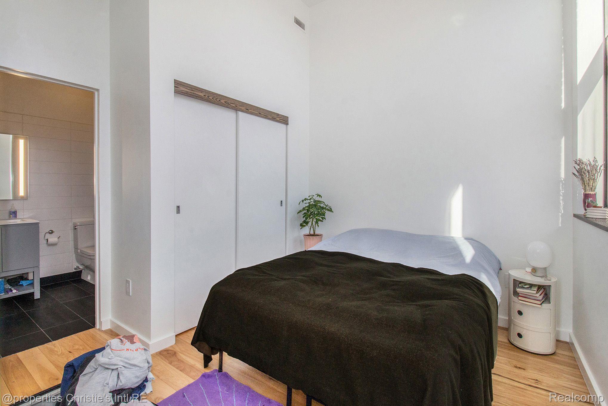 1454 TOWNSEND Street 202