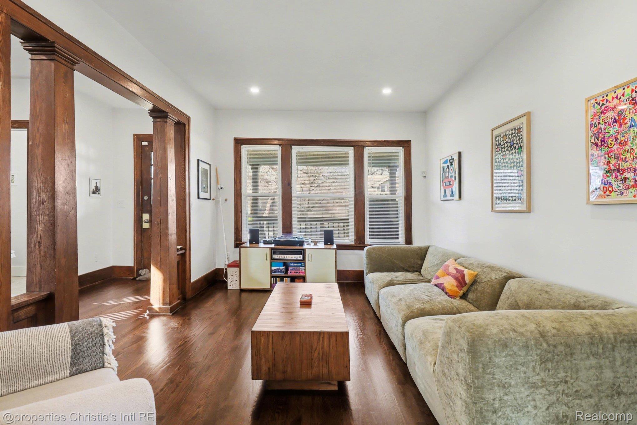 3466 FISCHER Street