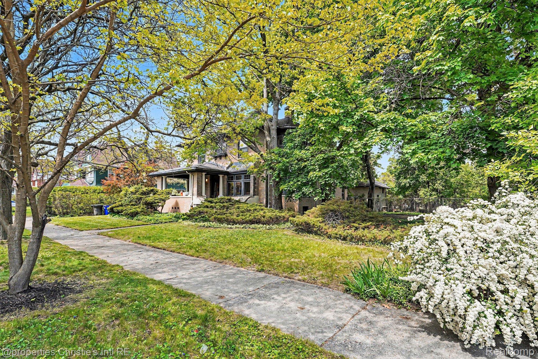 36 Longfellow Street