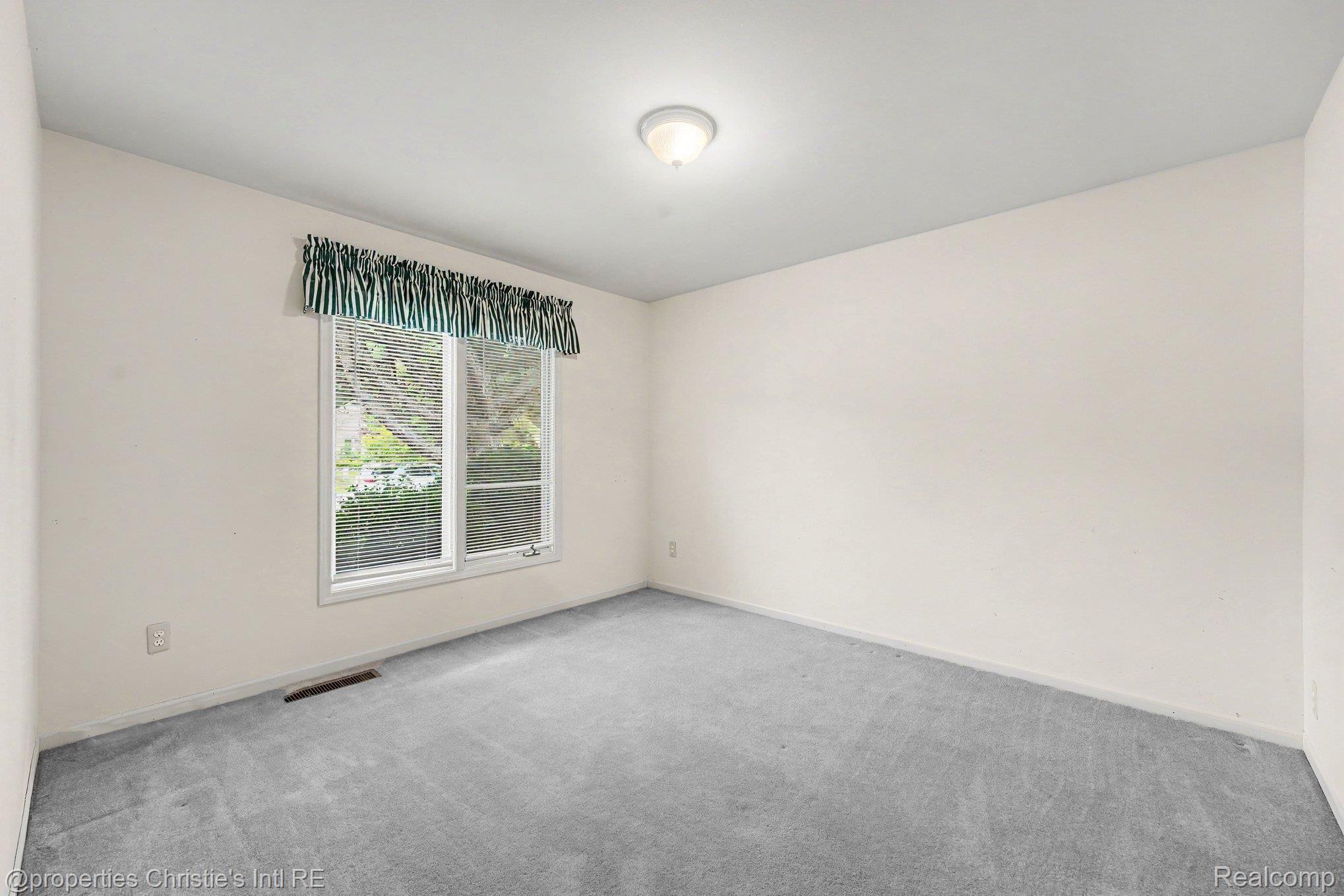 49316 Deerfield Park