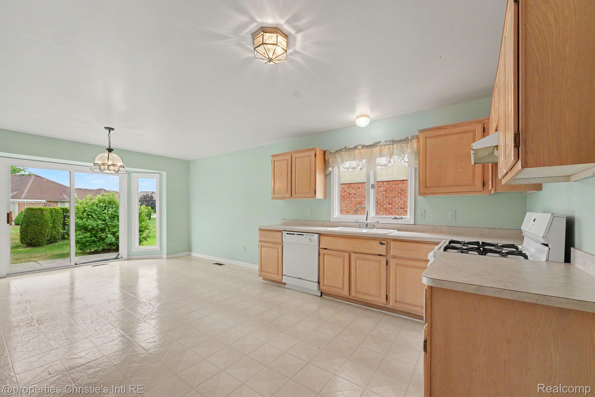 49316 Deerfield Park
