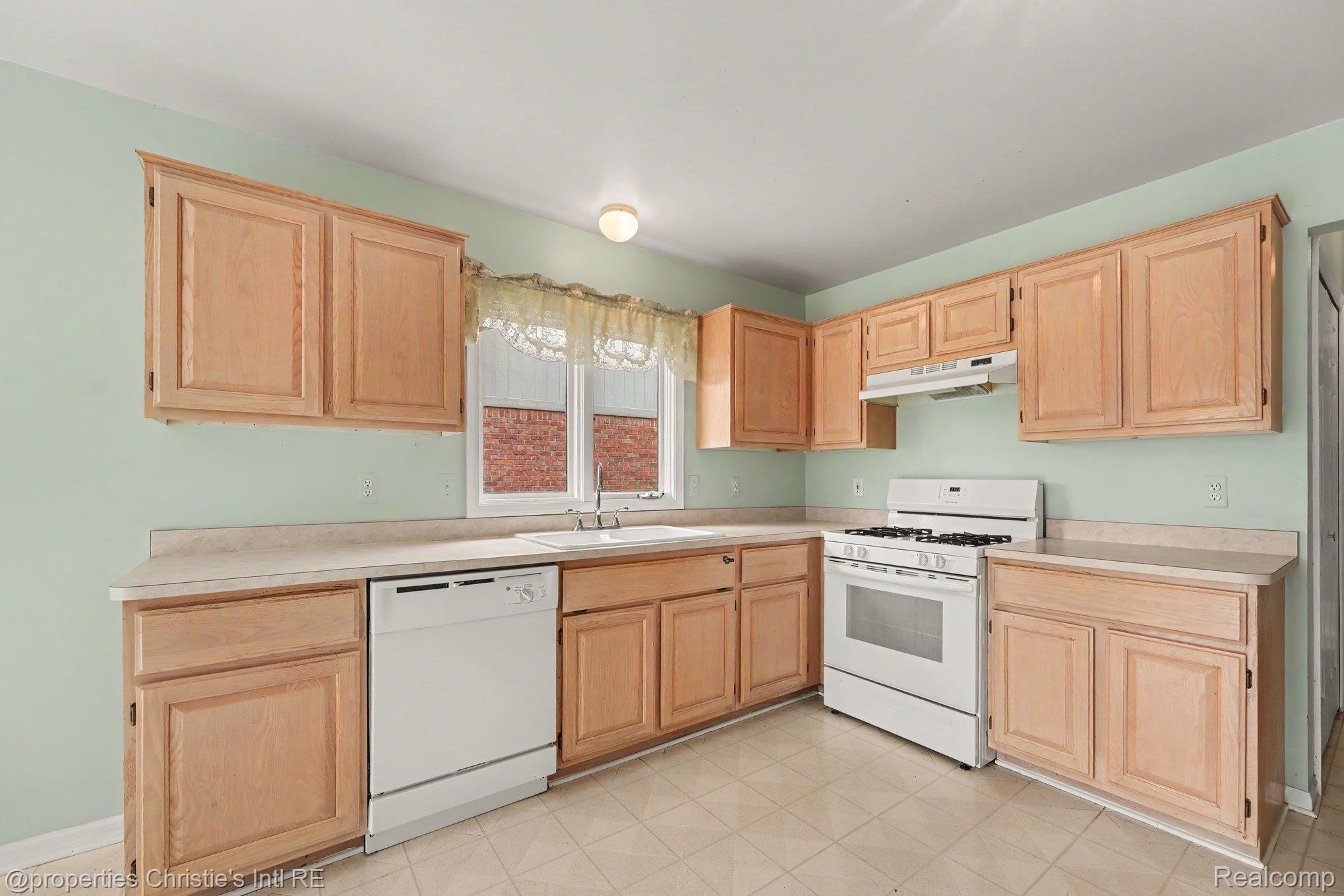 49316 Deerfield Park