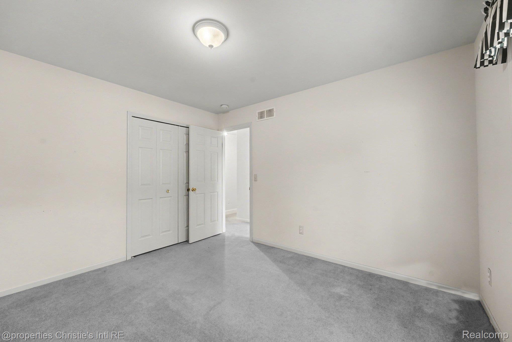 49316 Deerfield Park