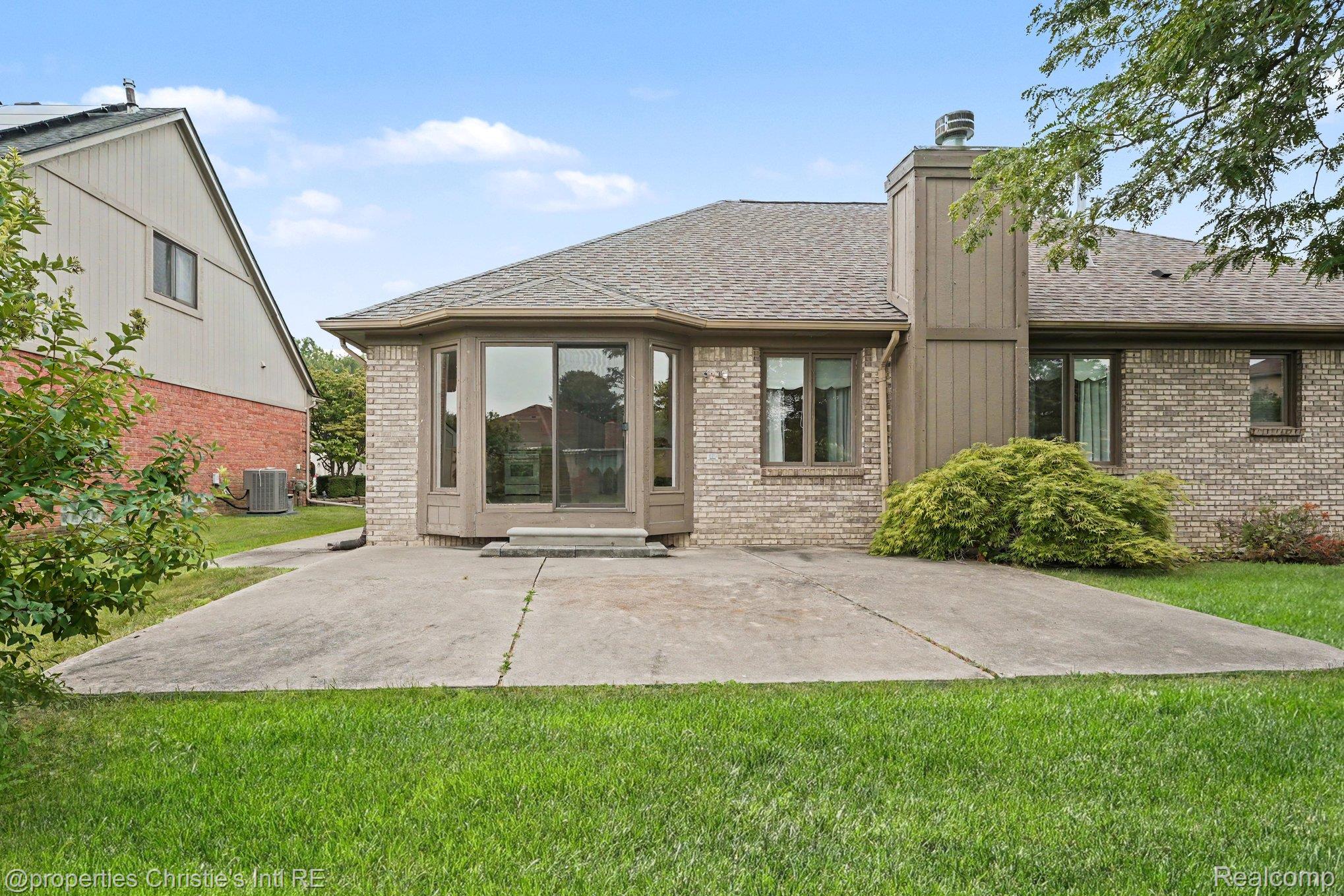 49316 Deerfield Park