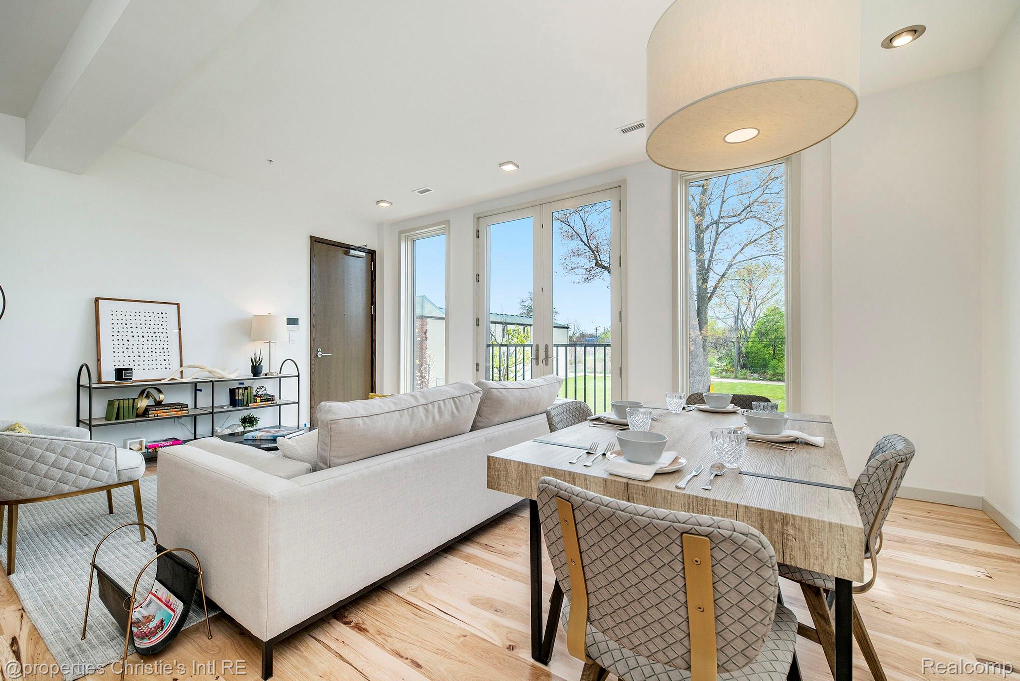 1450 Townsend Street Unit: 9