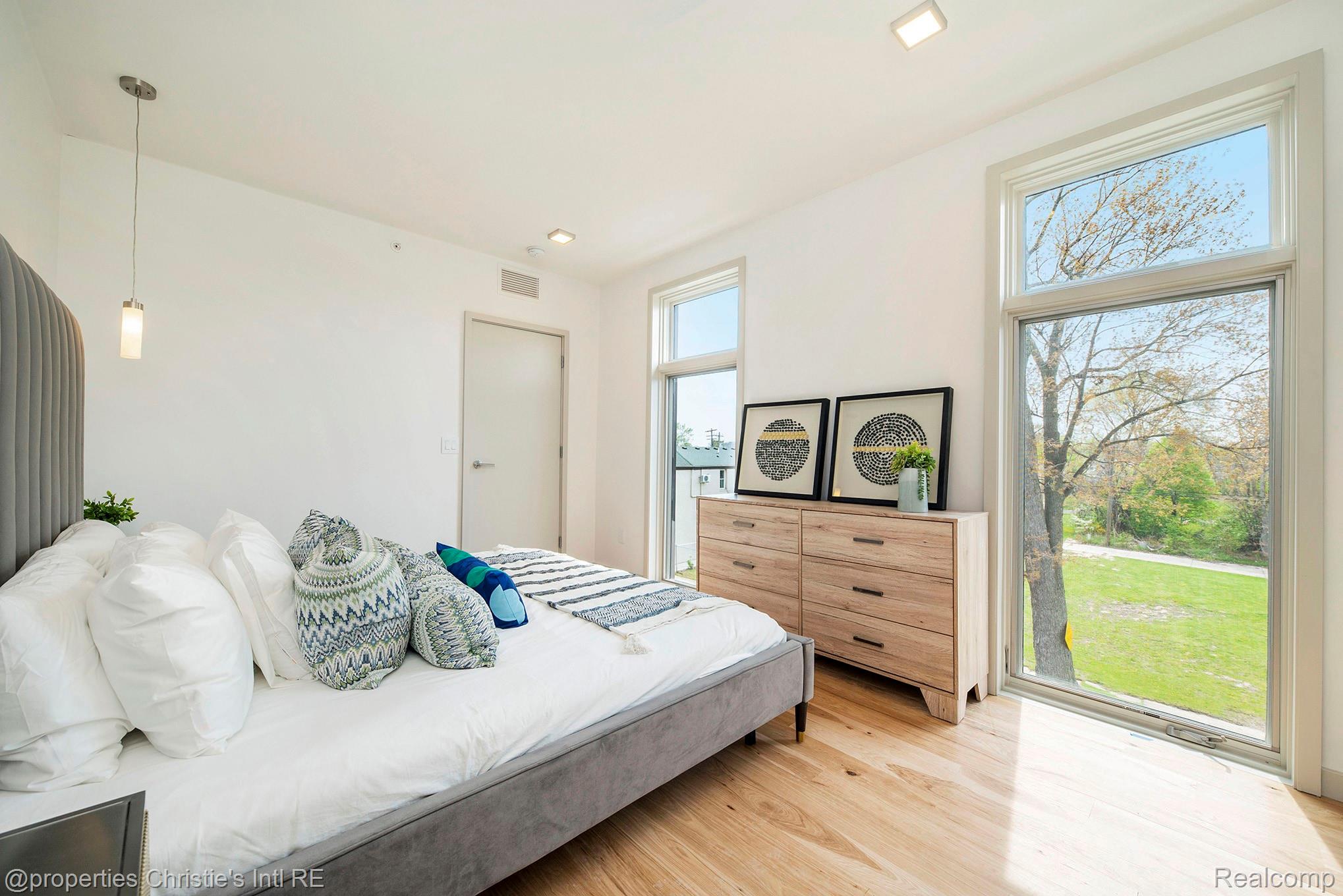 1450 Townsend Street Unit: 9