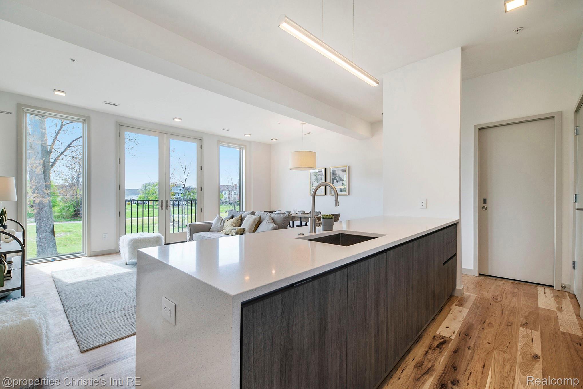 1450 Townsend Street Unit: 9