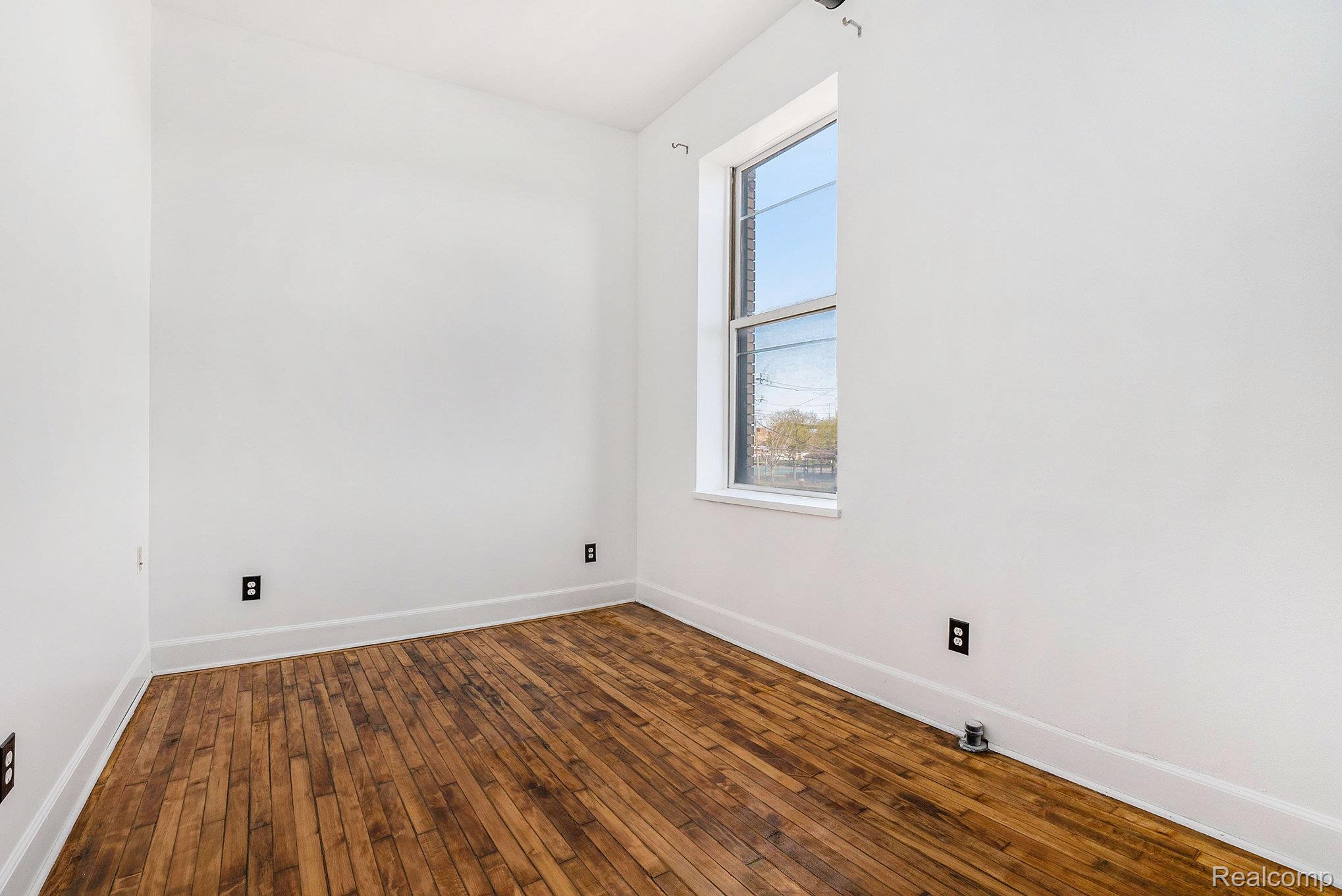 8820 Joseph Campau