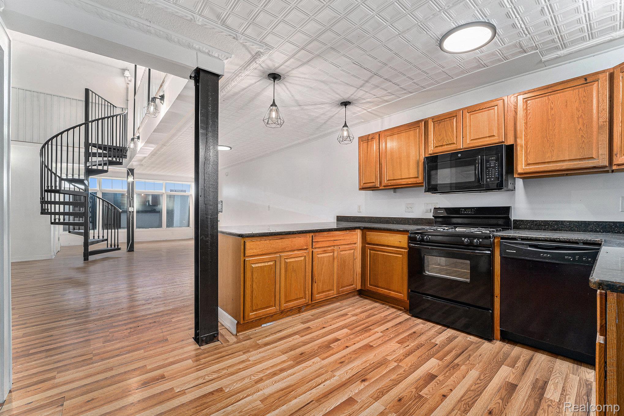 8820 Joseph Campau