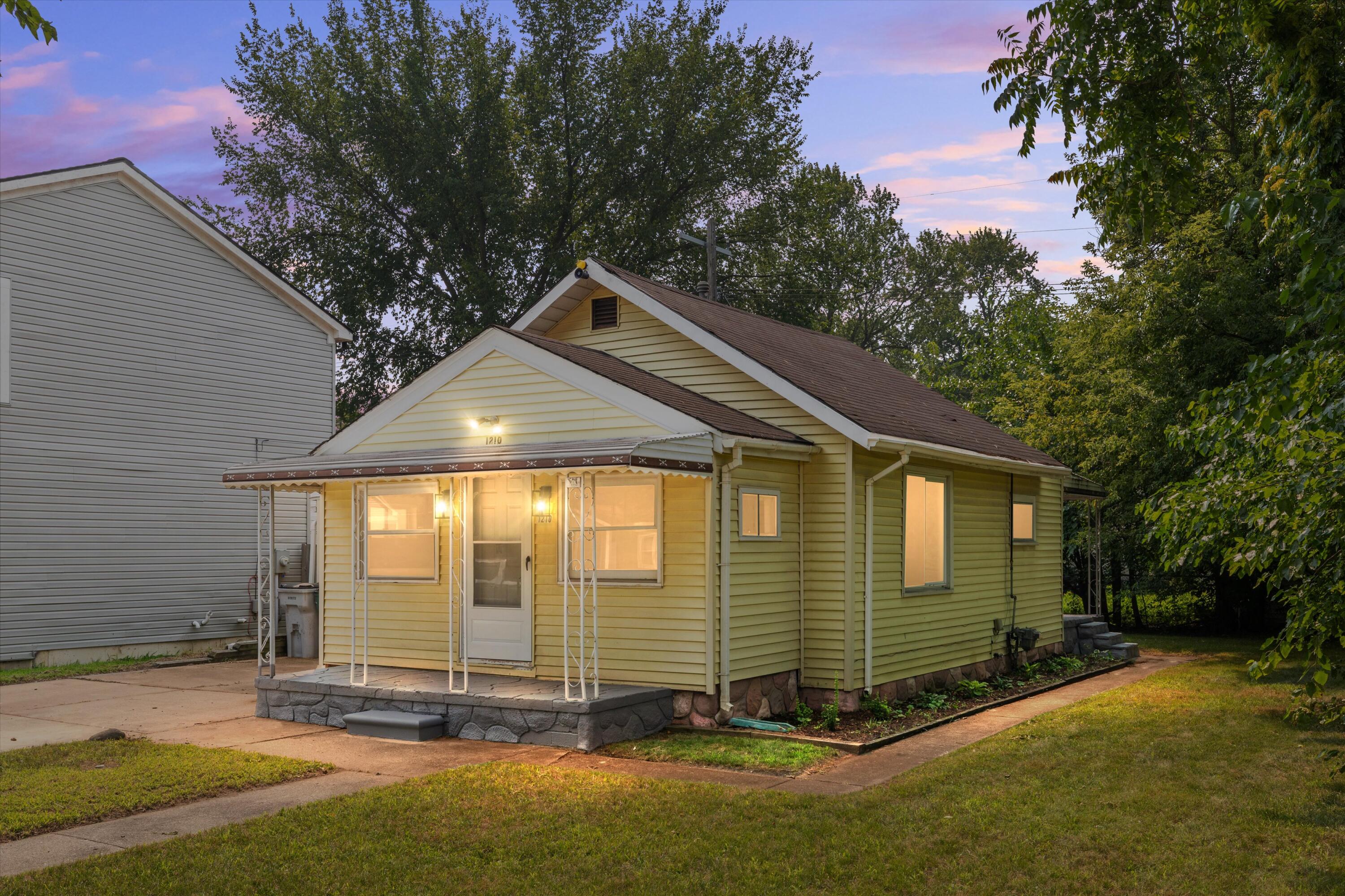 1210 E Bernhard Avenue