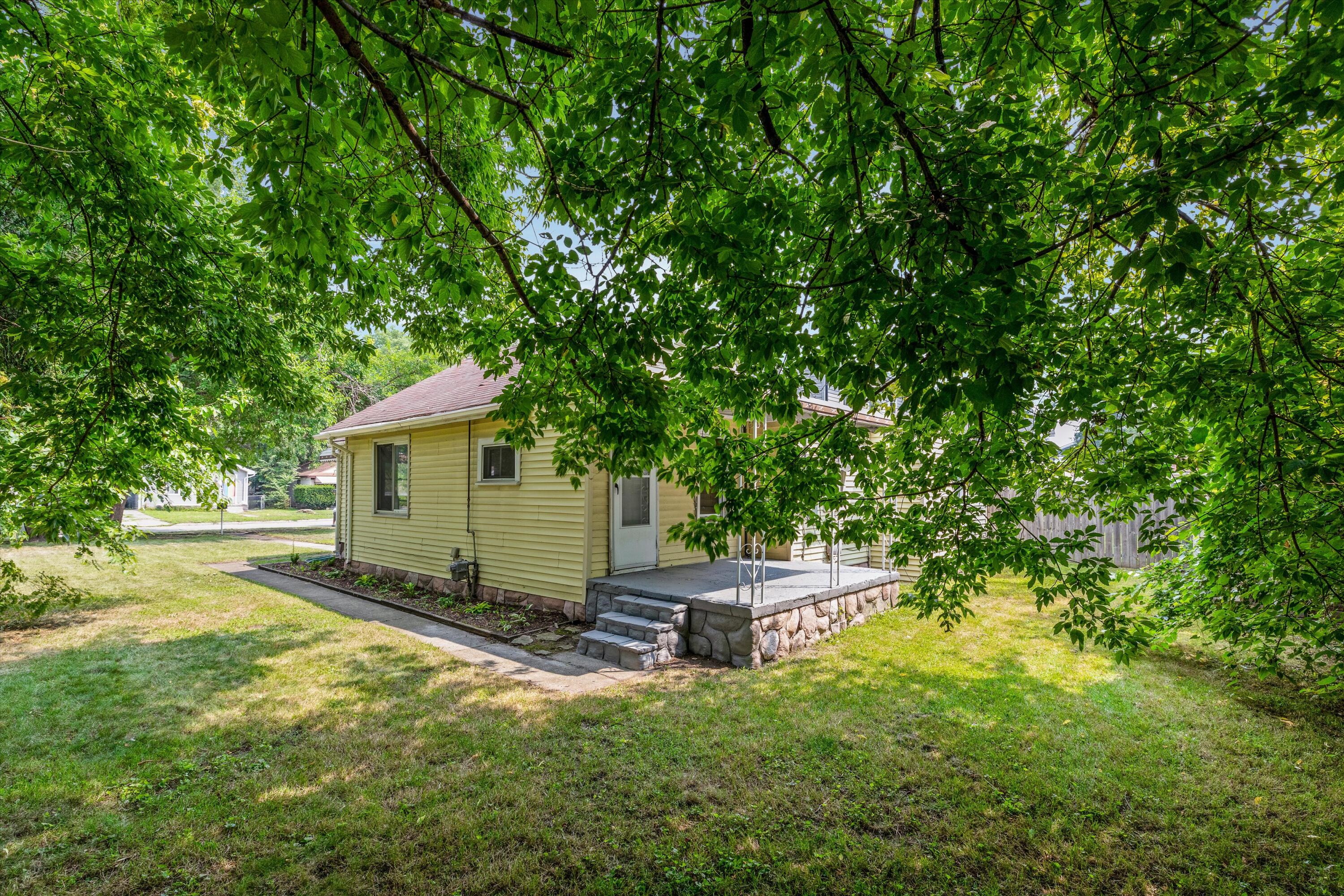 1210 E Bernhard Avenue