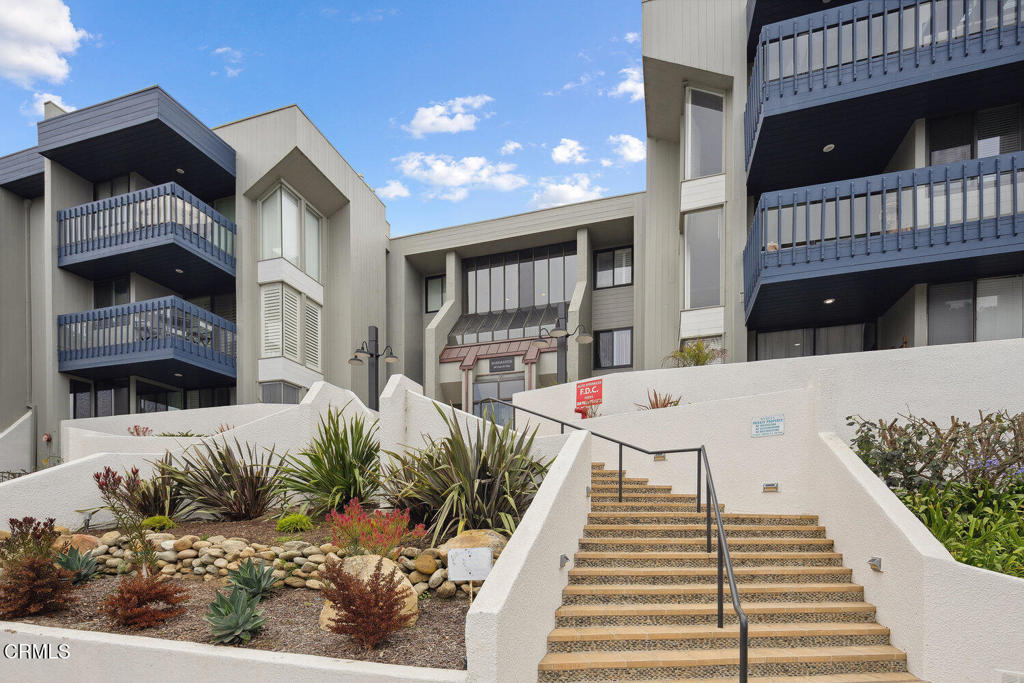 350 Paseo De Playa 205