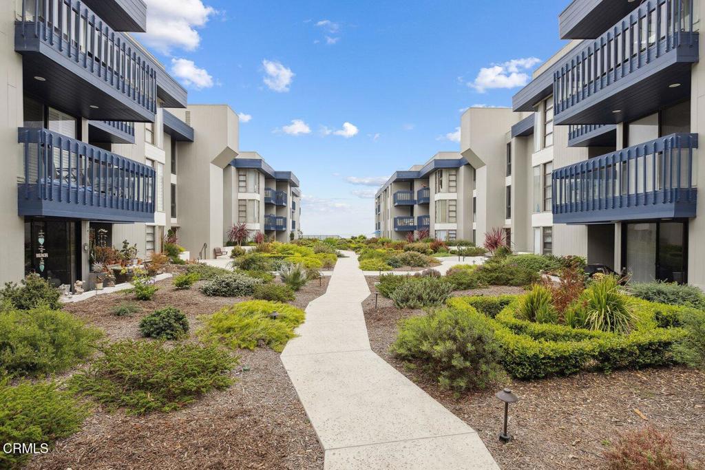 350 Paseo De Playa 202