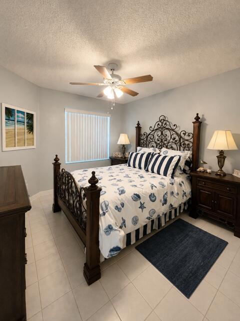 6098 Lake Hibiscus Drive