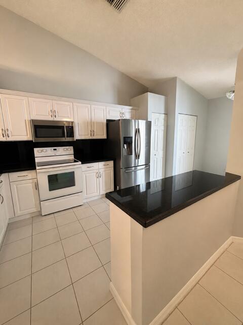 6098 Lake Hibiscus Drive