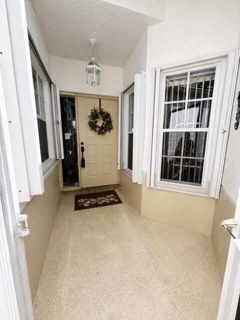 6098 Lake Hibiscus Drive