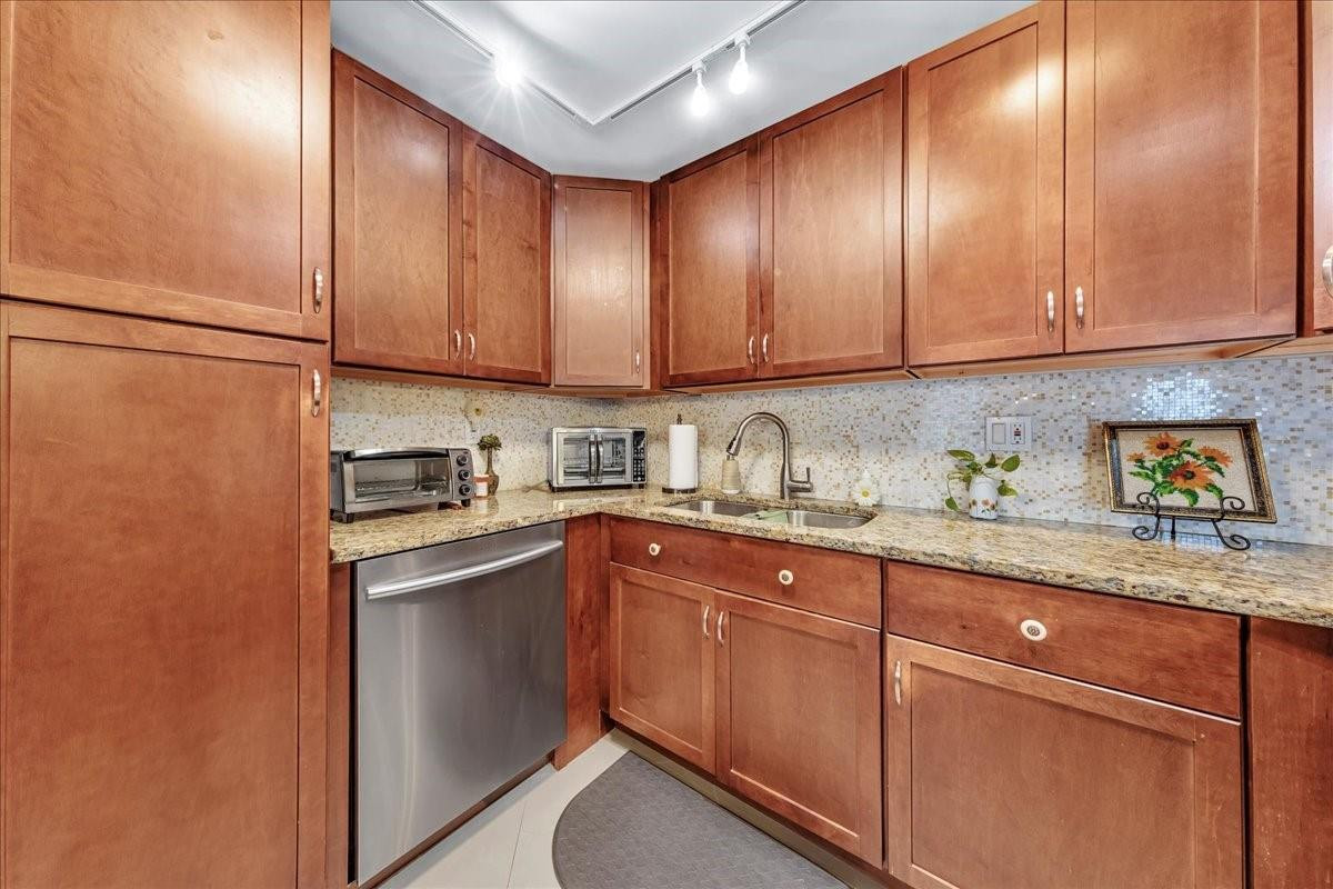 2047 WOLVERTON C