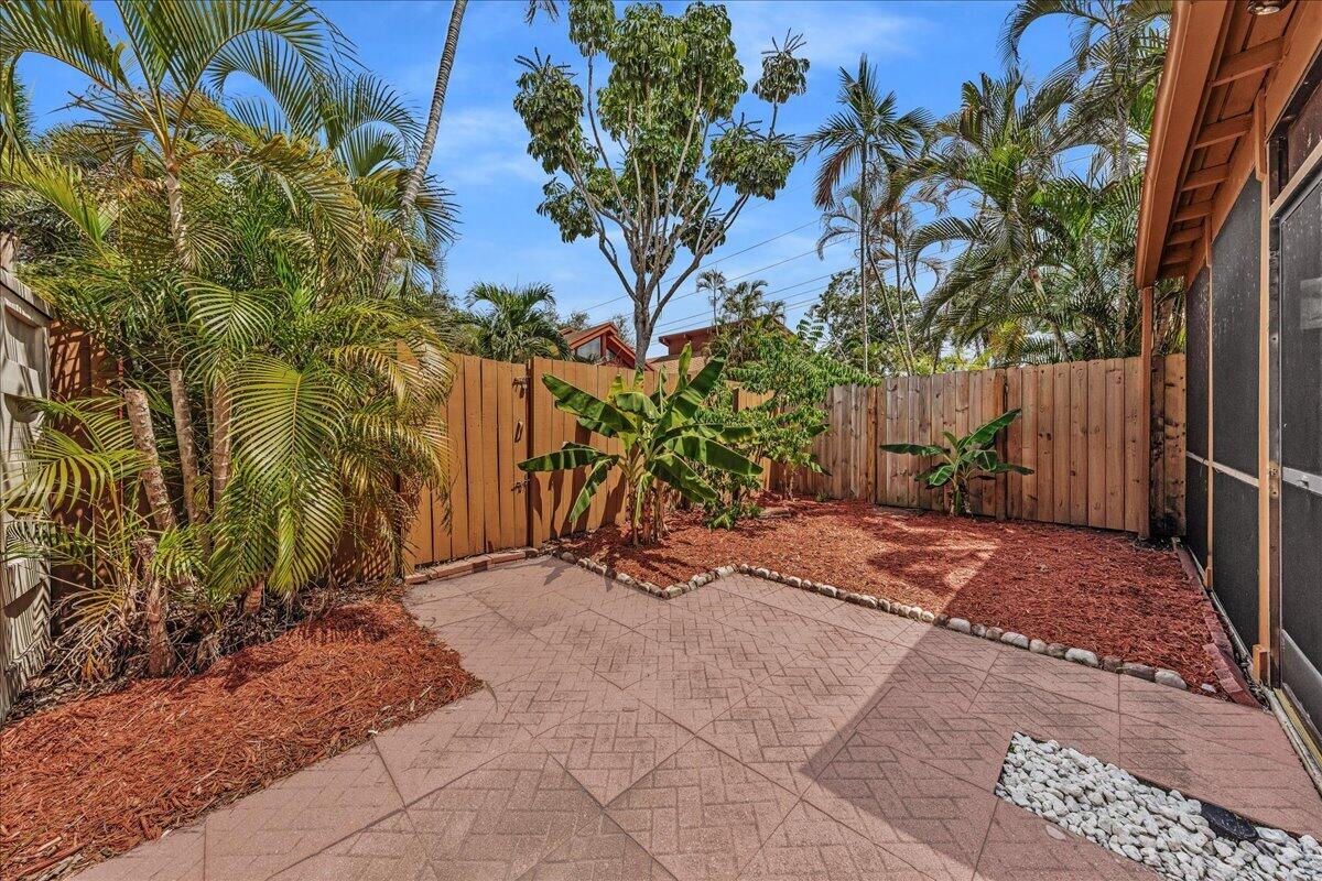 6120 NW 33rd Way