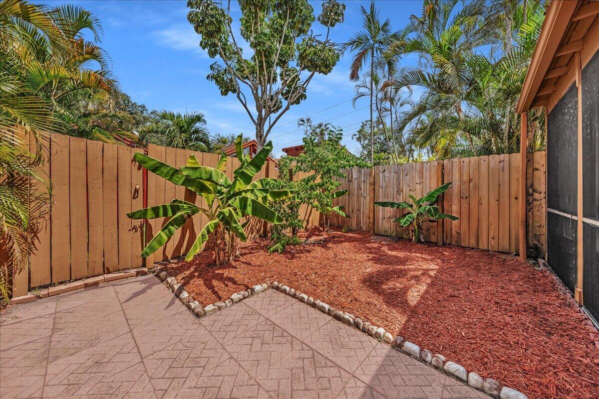 6120 NW 33rd Way