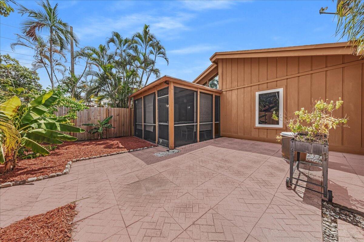 6120 NW 33rd Way