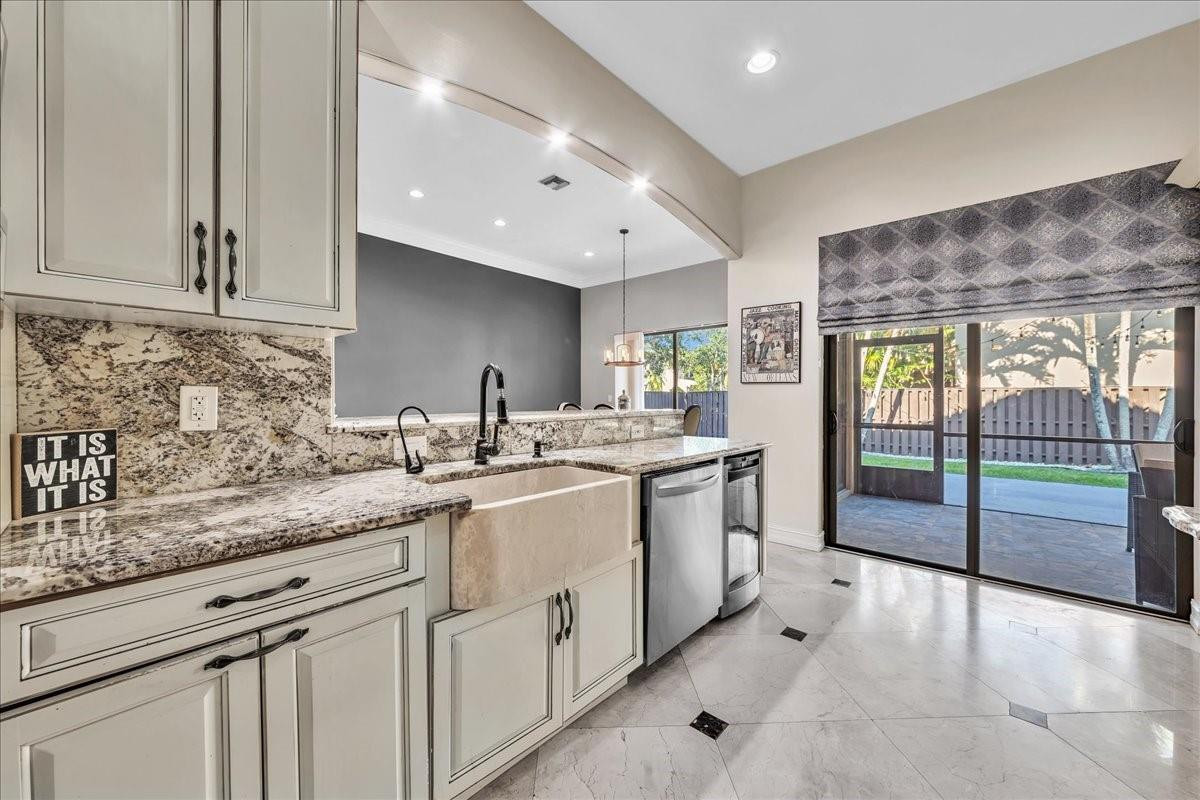 1640 NW 104th Avenue