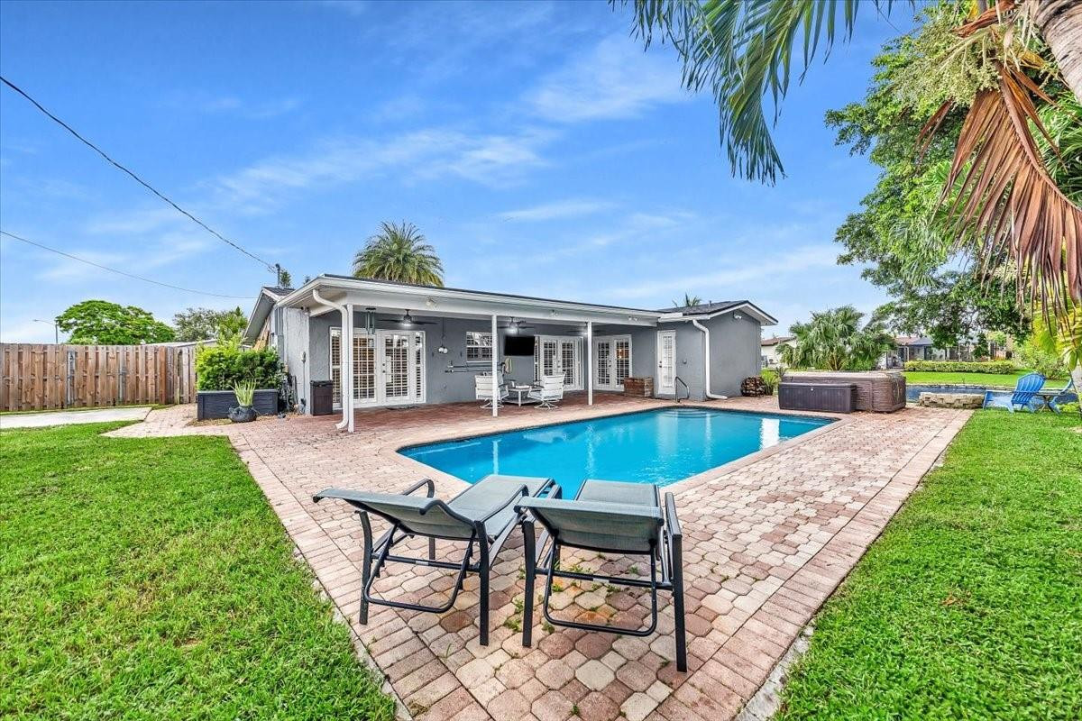 2461 NW 93rd Lane