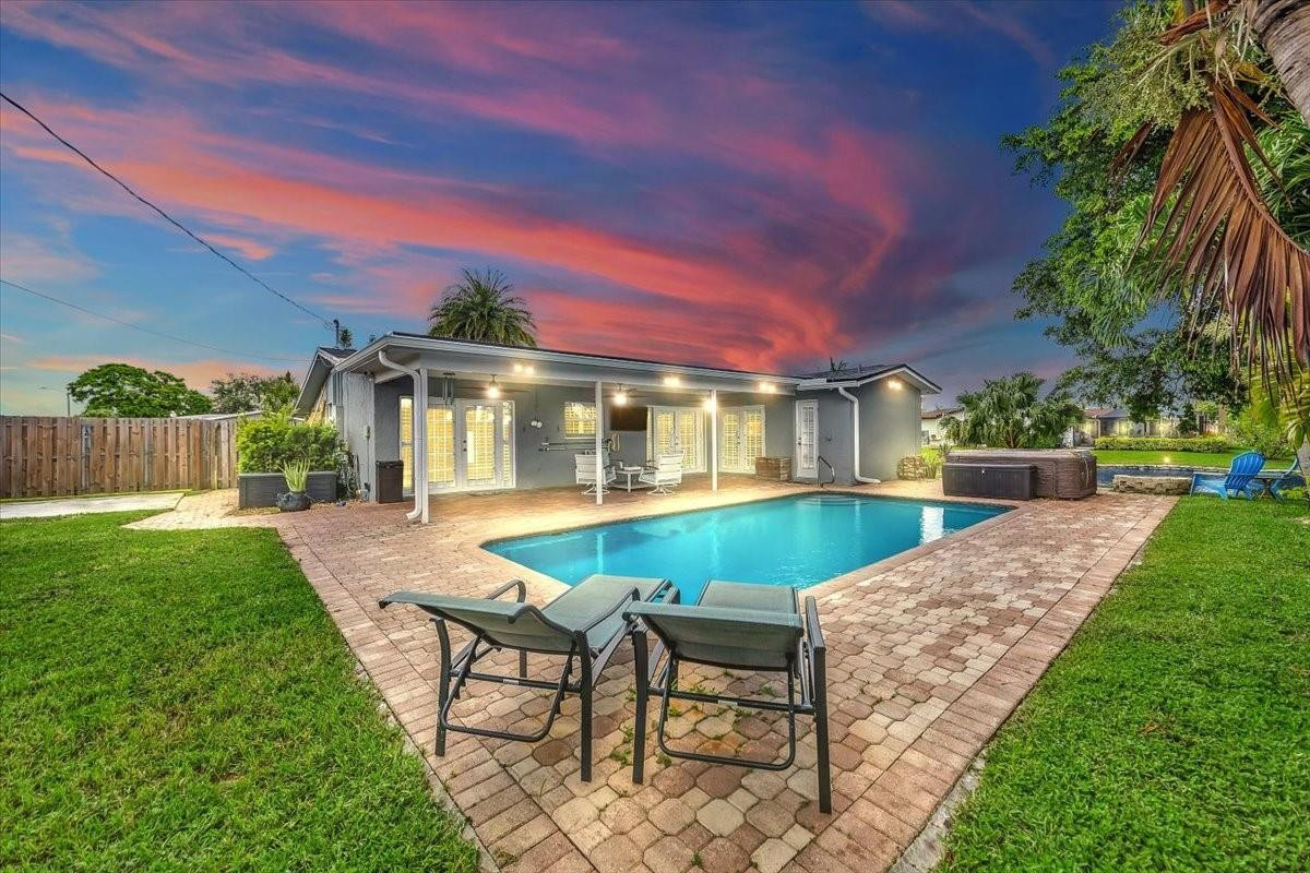 2461 NW 93rd Lane