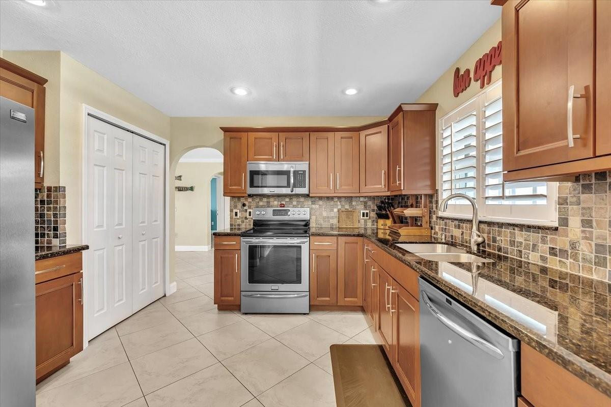 2461 NW 93rd Lane