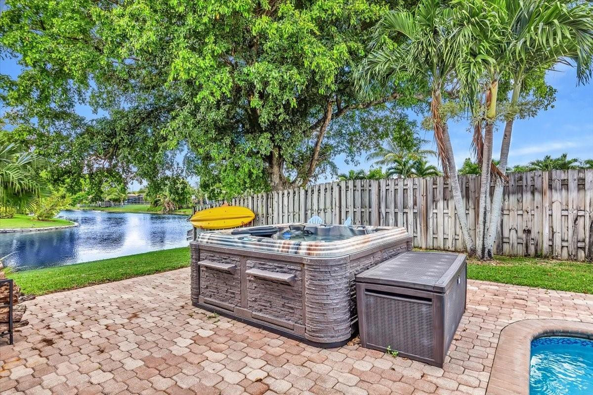 2461 NW 93rd Lane