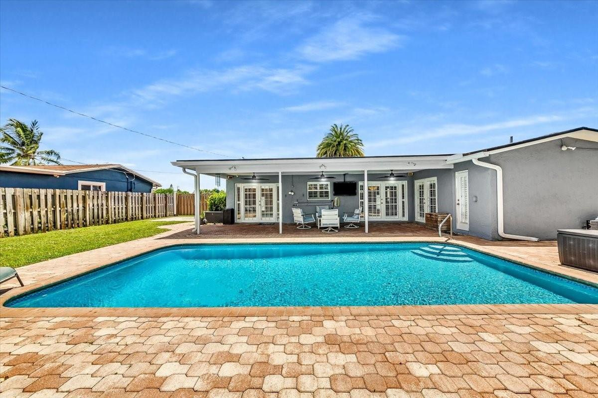 2461 NW 93rd Lane