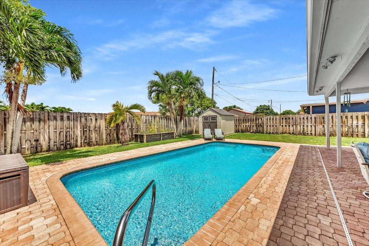 2461 NW 93rd Lane