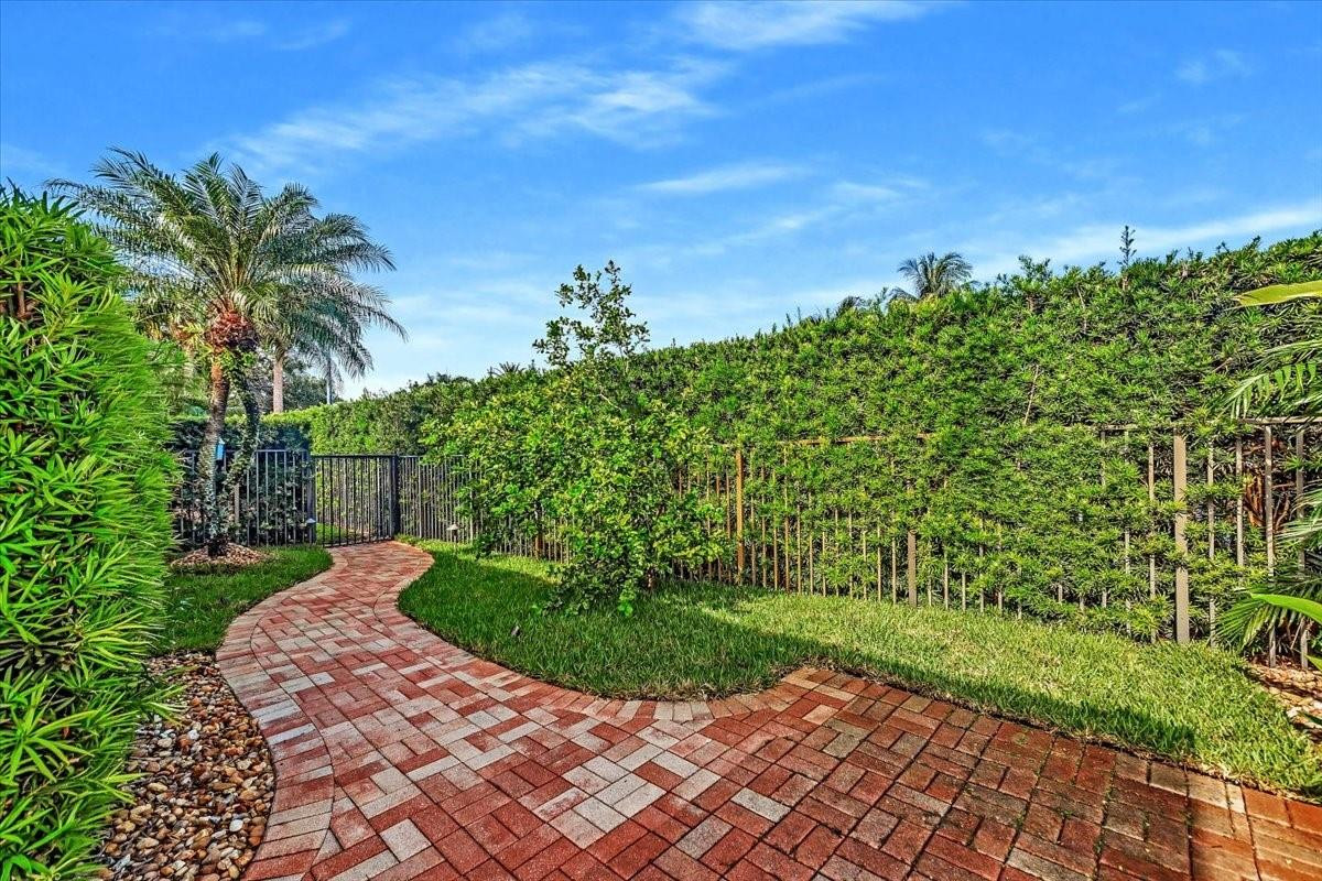 12921 W Broward Boulevard