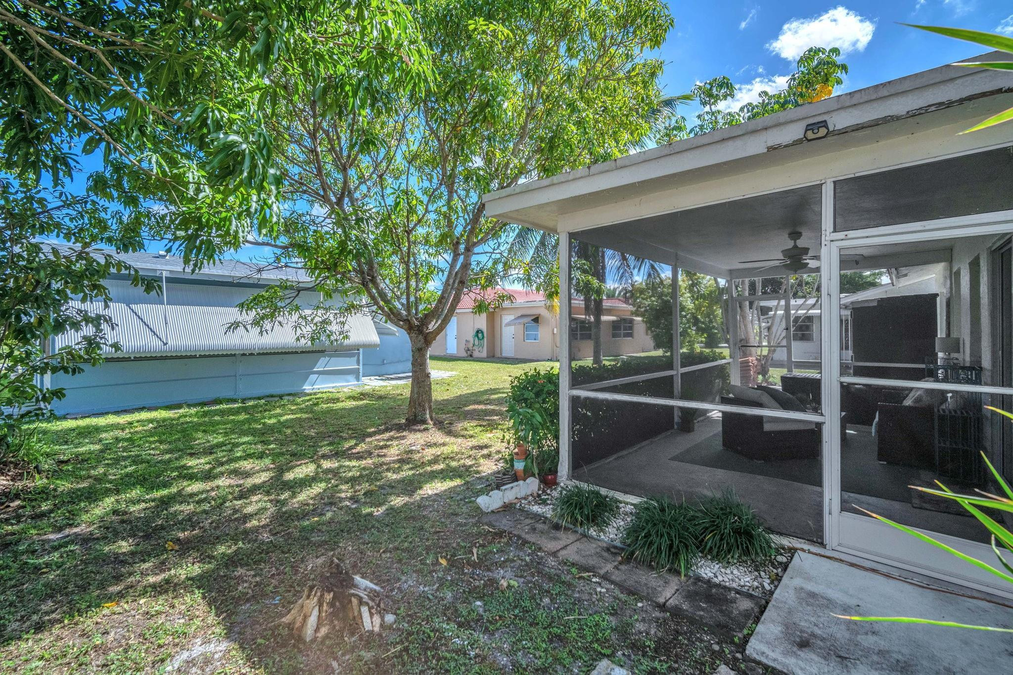7612 NW 68th Terrace