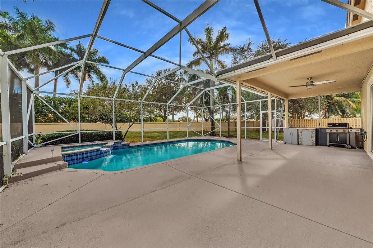 13702 NW 10th Court