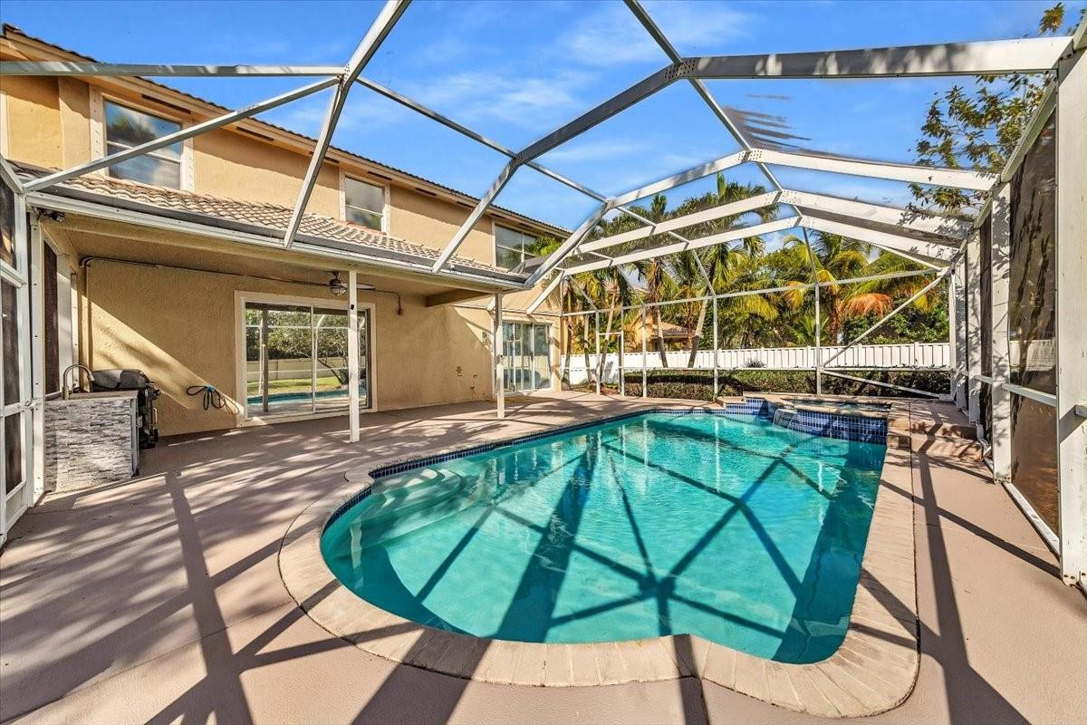 13702 NW 10th Court