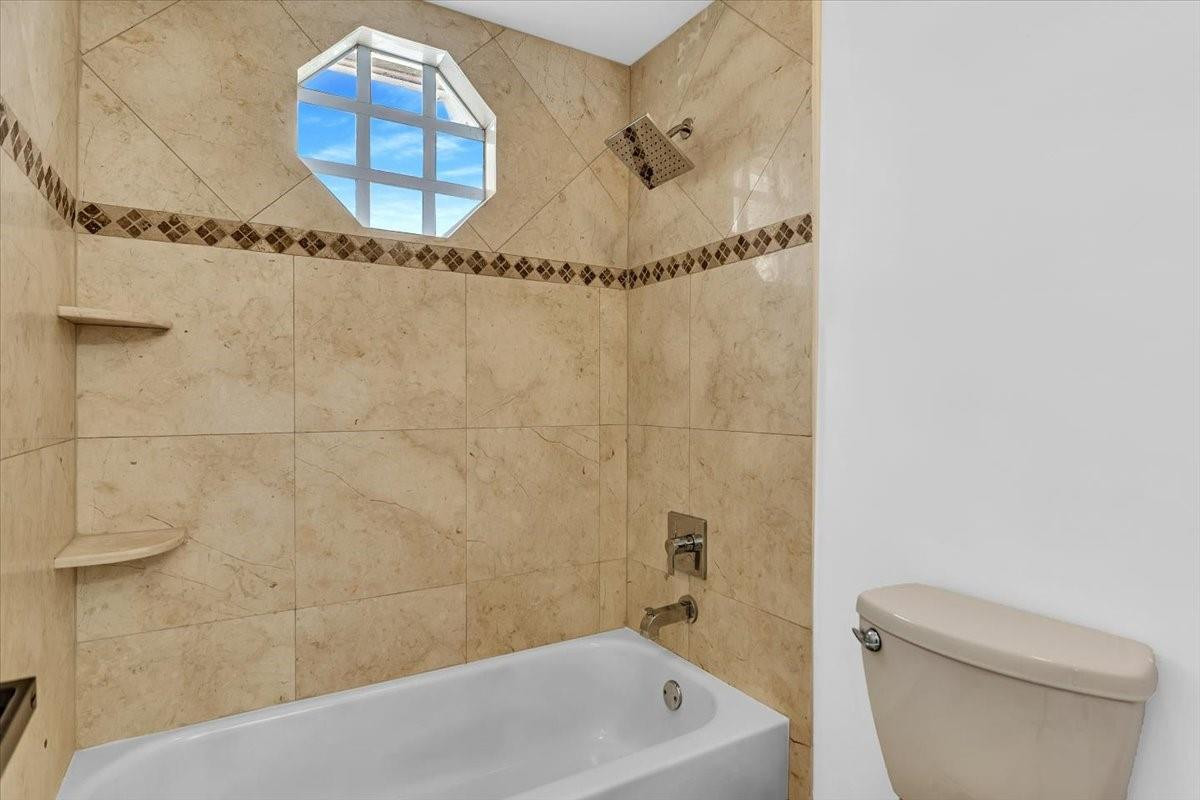 13702 NW 10th Court