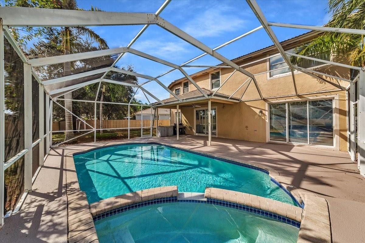 13702 NW 10th Court