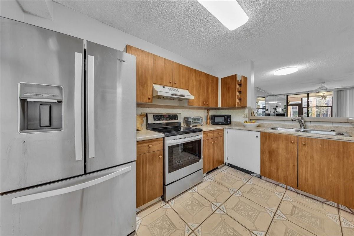 7737 NW 79th Avenue 105