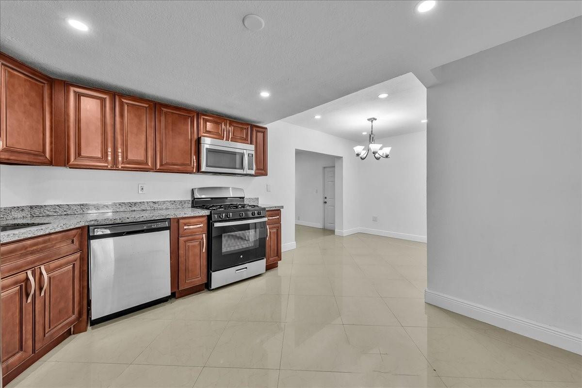 3408 Garden Lane