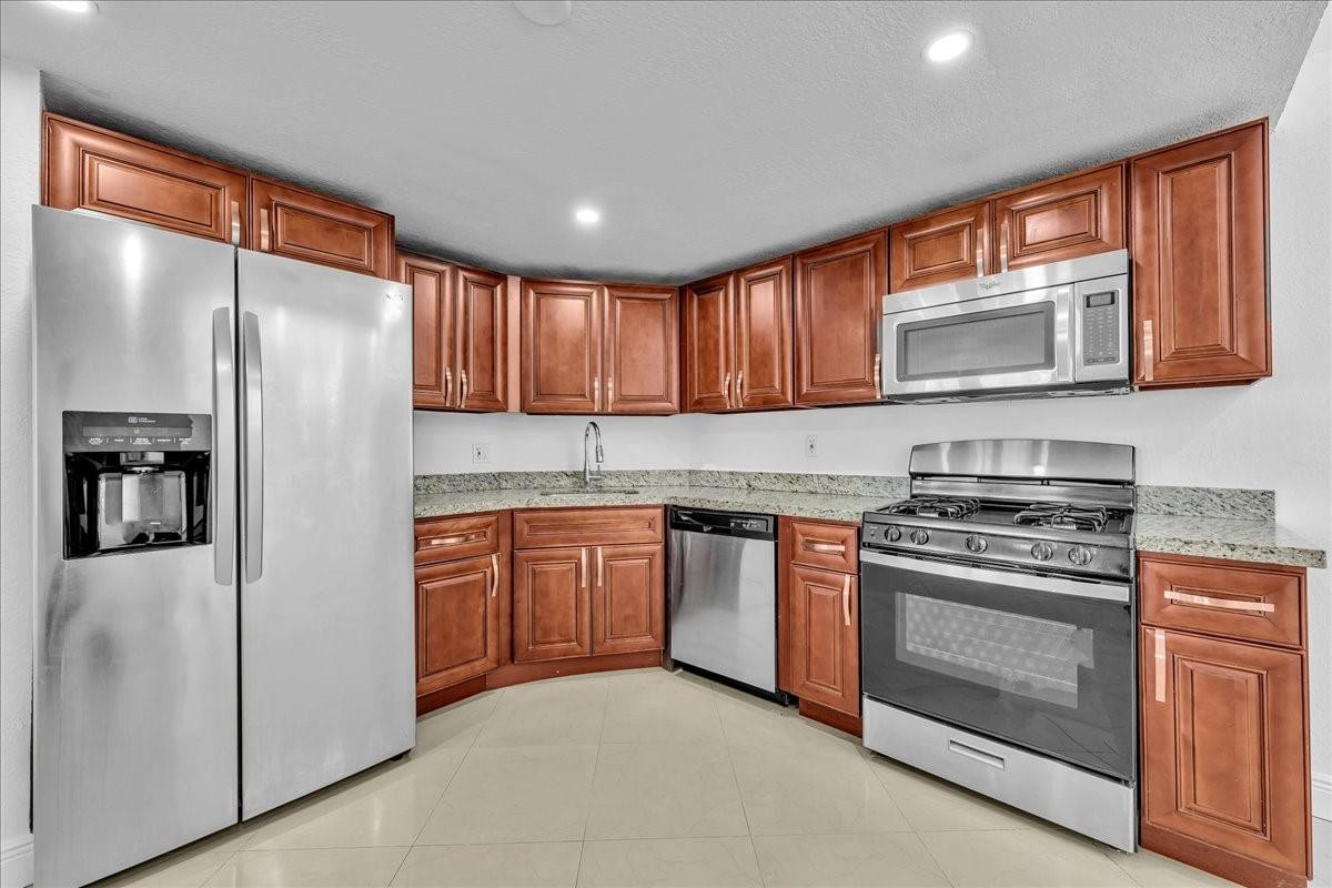 3408 Garden Lane