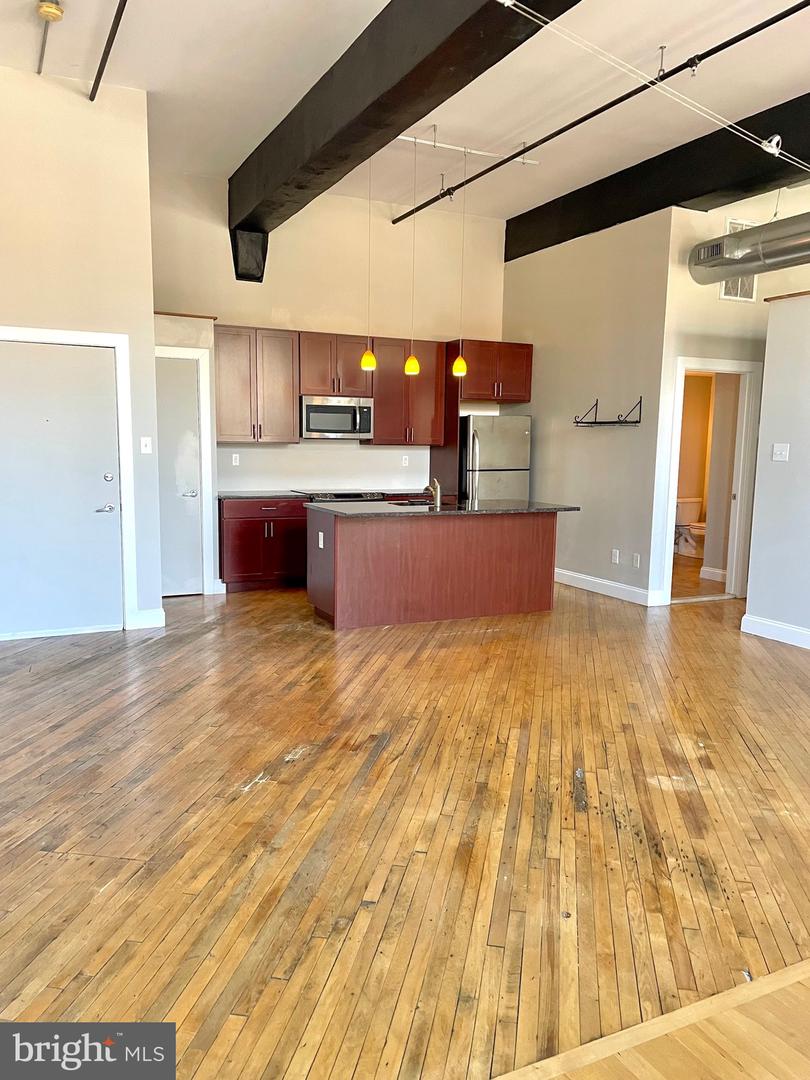 200 Lincoln Ave #121