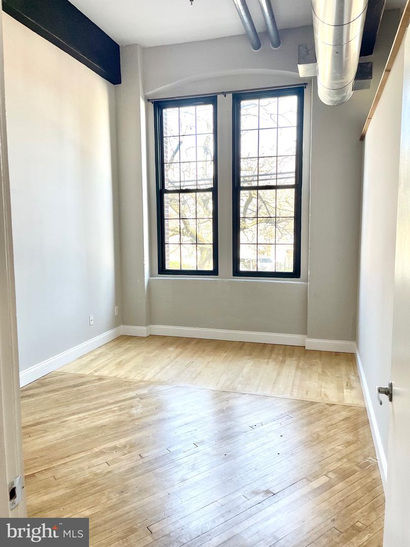 200 Lincoln Ave #121