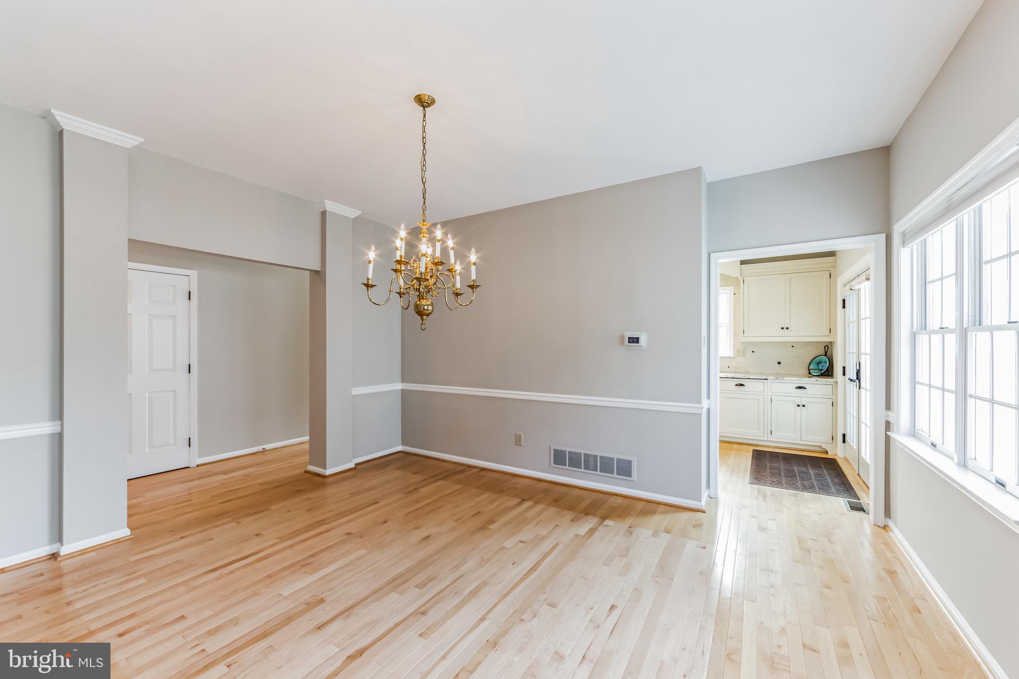 614 Yardley Ln