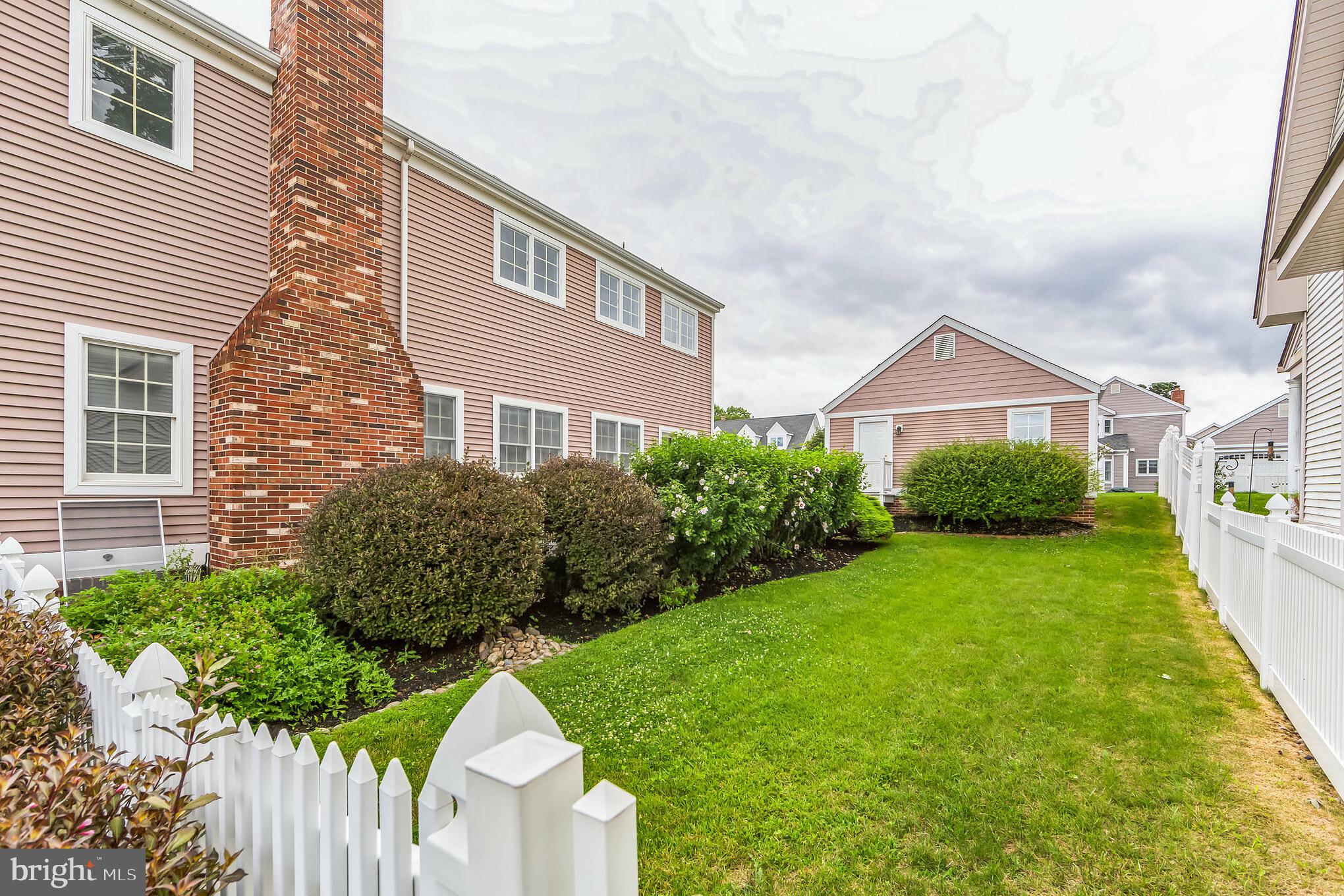 614 Yardley Ln