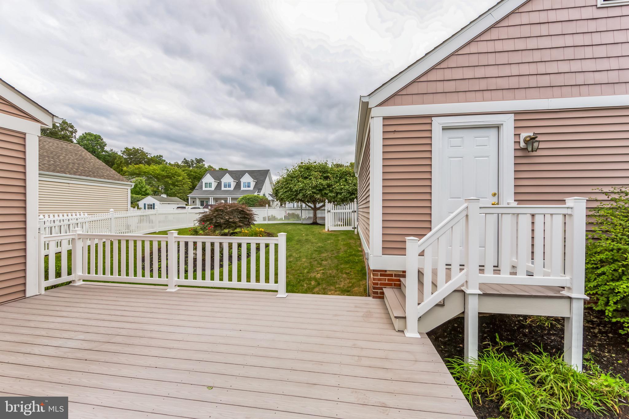 614 Yardley Ln